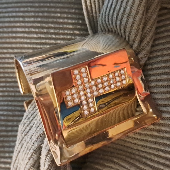 Gold tone cross bracelet - Picture 2 of 2